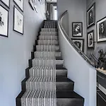 Luxurious Apartment - Denyer Street