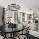 Luxurious Apartment - Denyer Street