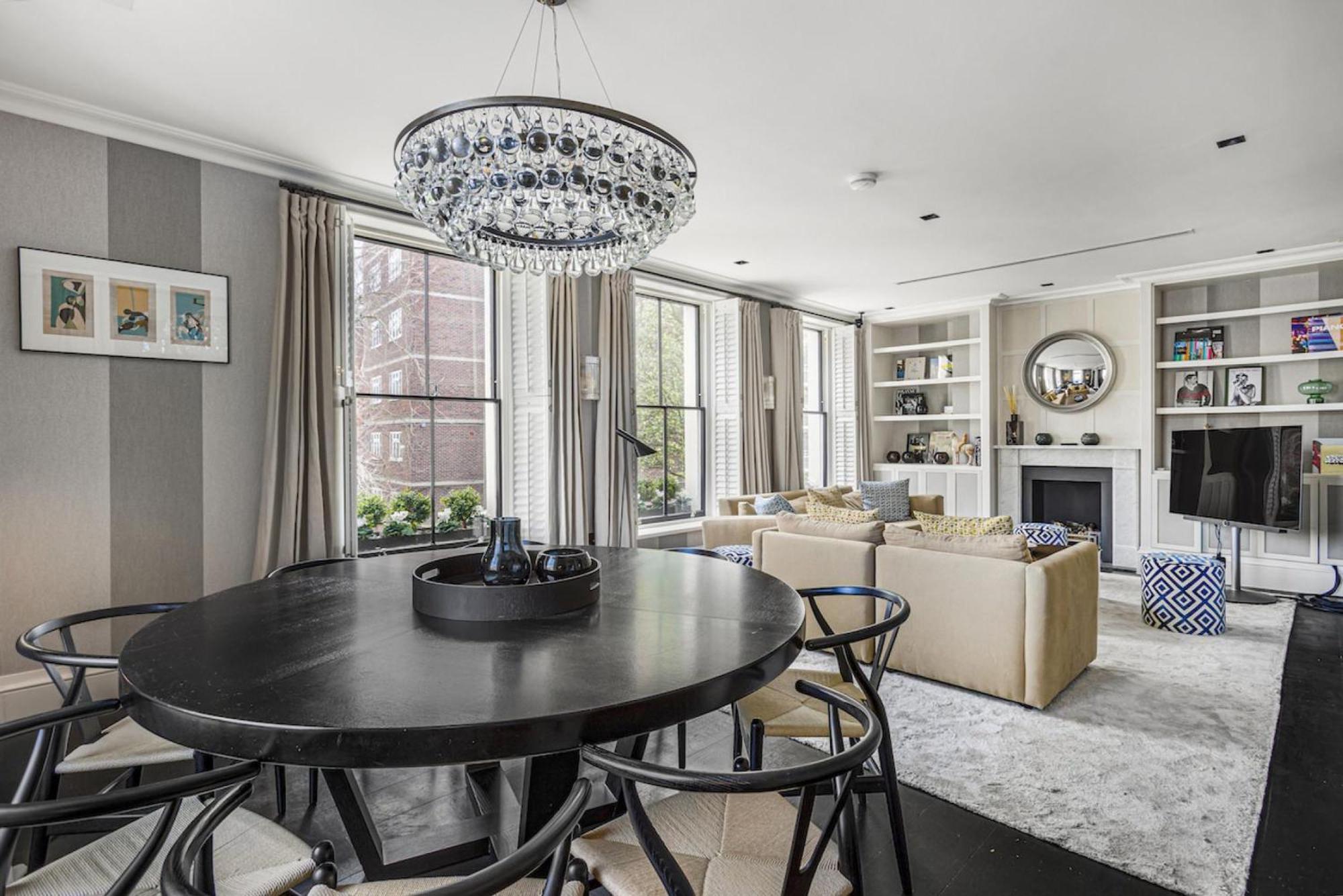 Luxurious - Denyer Street *